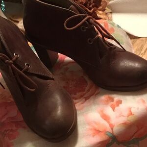 Beautiful J. Jill Brown Leather Ankle Lace Up Boots